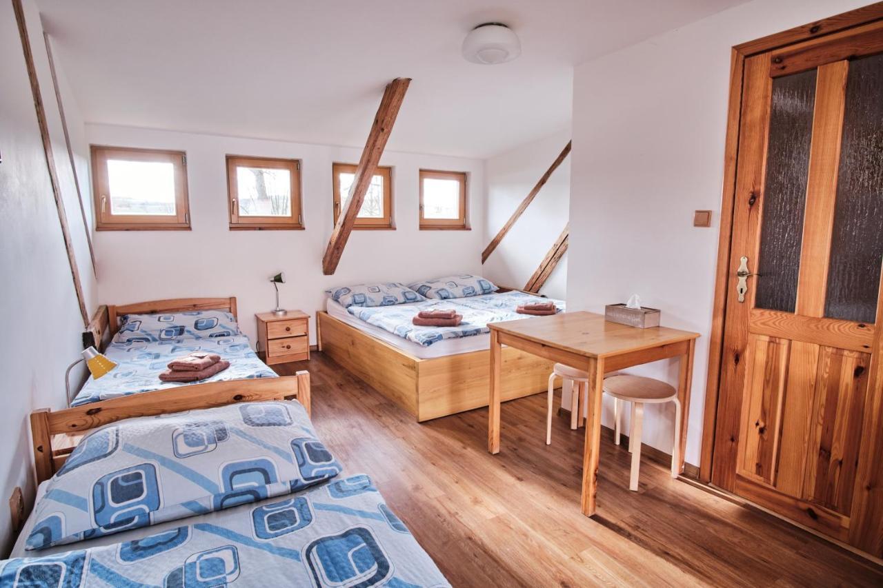 Strnadovsky Mlyn Hotel Jesenice  Kültér fotó