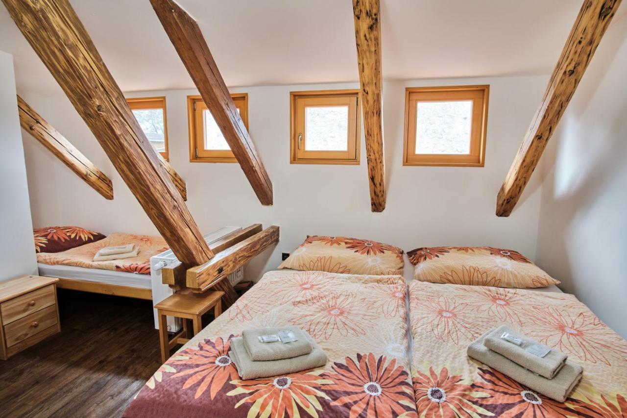 Strnadovsky Mlyn Hotel Jesenice  Kültér fotó