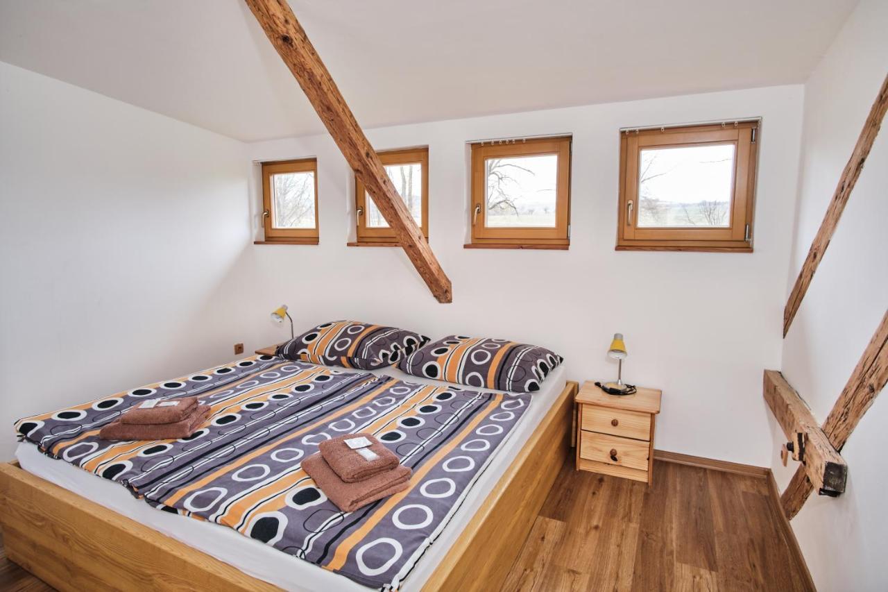 Strnadovsky Mlyn Hotel Jesenice  Kültér fotó