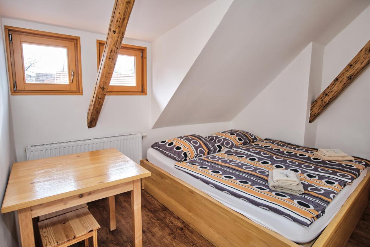Strnadovsky Mlyn Hotel Jesenice  Kültér fotó