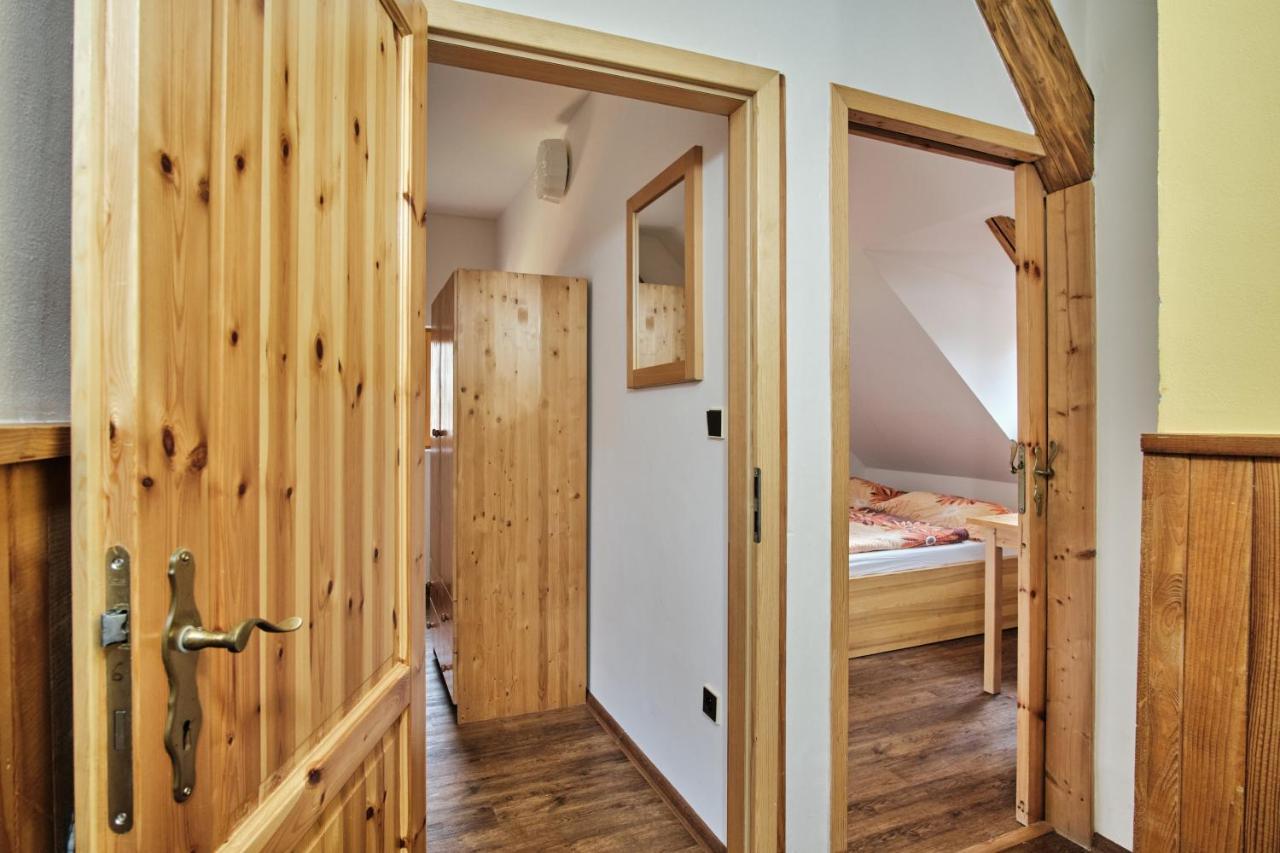 Strnadovsky Mlyn Hotel Jesenice  Kültér fotó