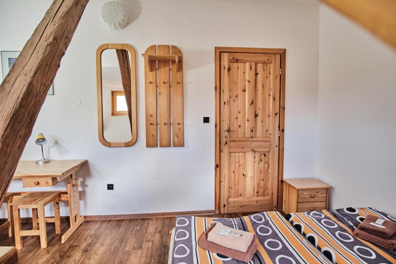Strnadovsky Mlyn Hotel Jesenice  Kültér fotó