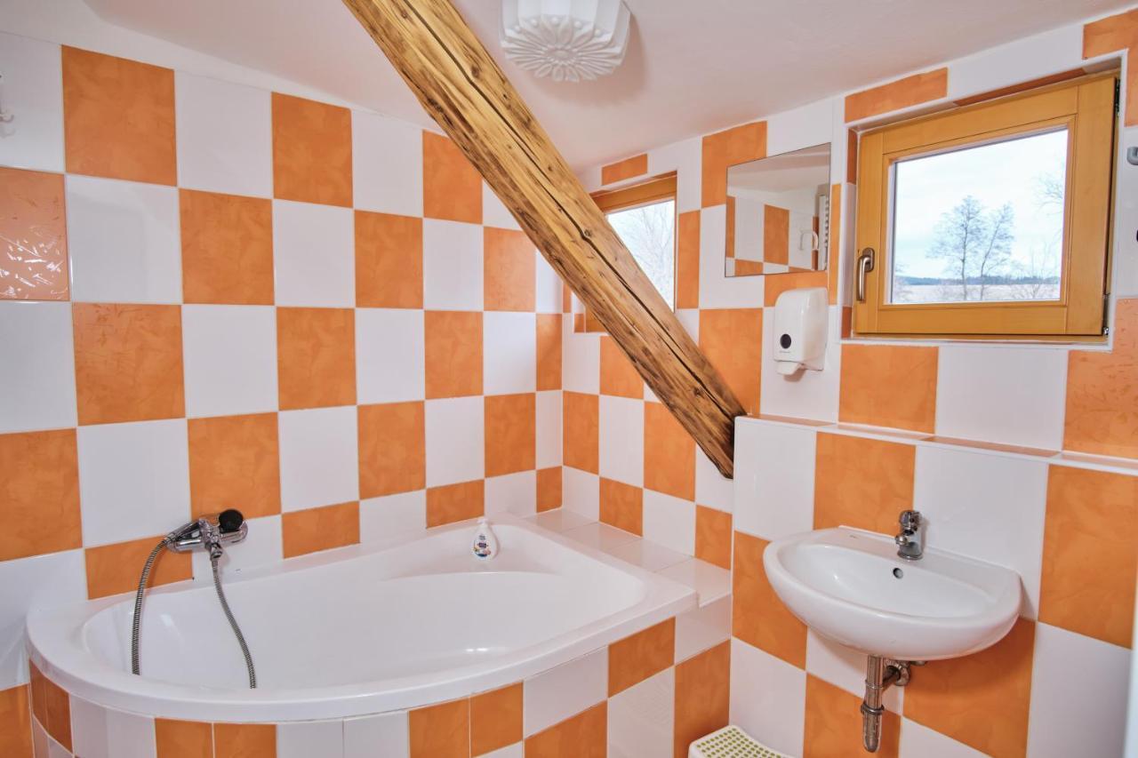 Strnadovsky Mlyn Hotel Jesenice  Kültér fotó