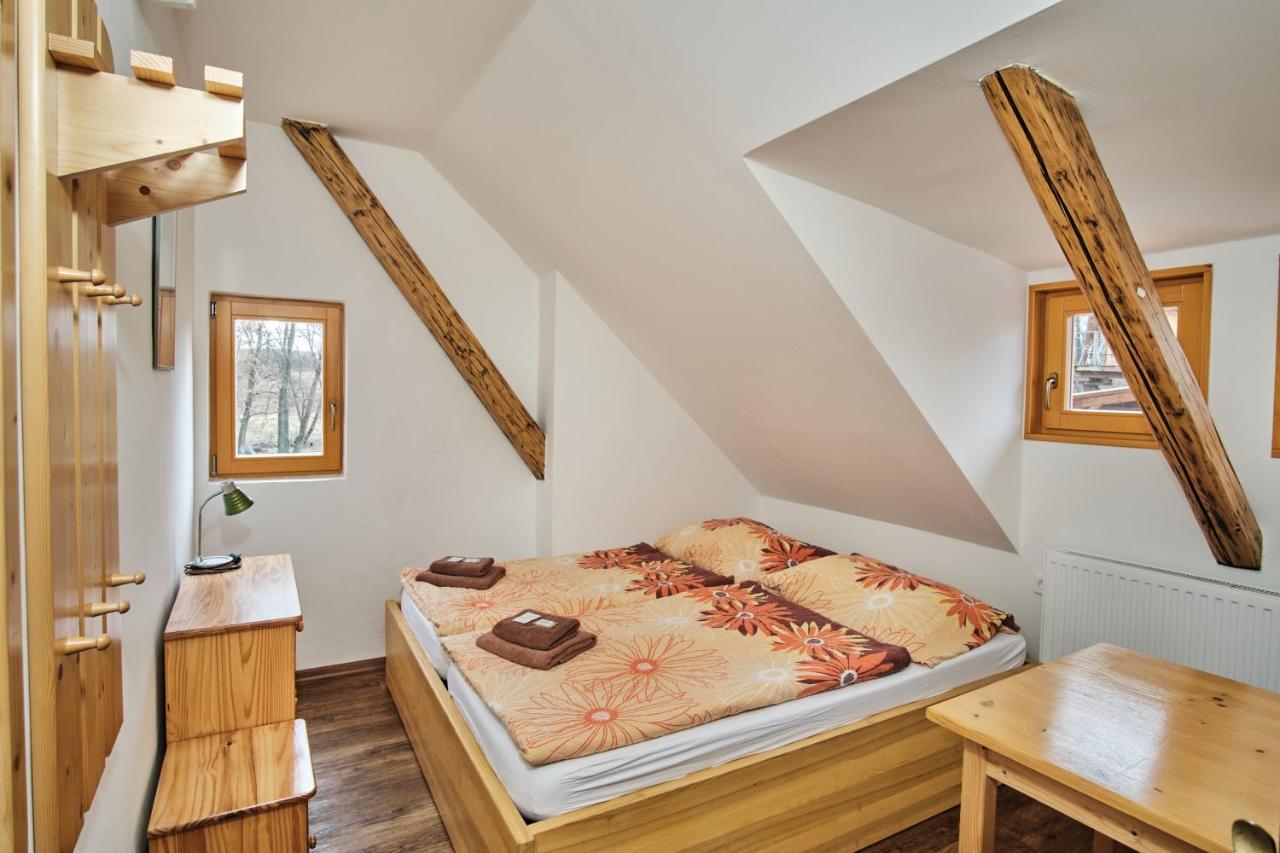 Strnadovsky Mlyn Hotel Jesenice  Kültér fotó