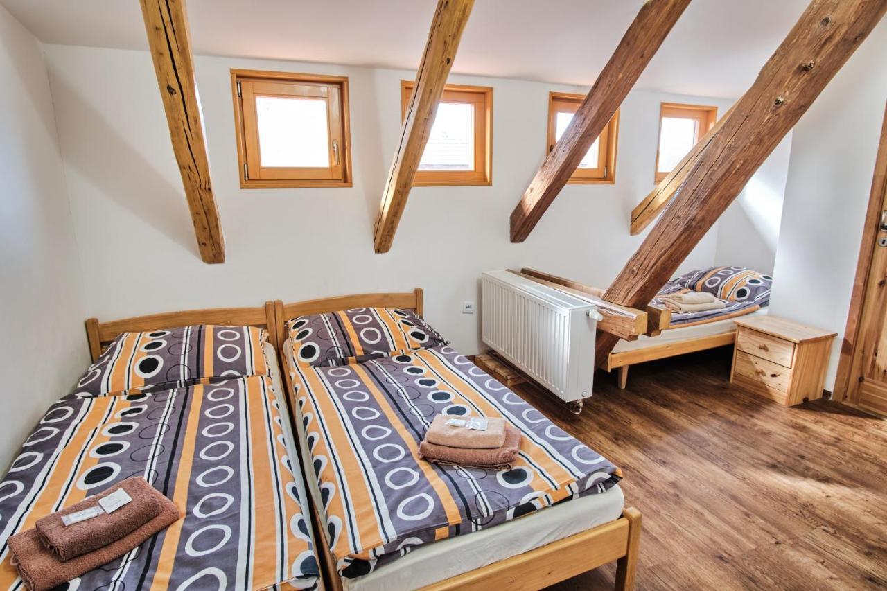 Strnadovsky Mlyn Hotel Jesenice  Kültér fotó