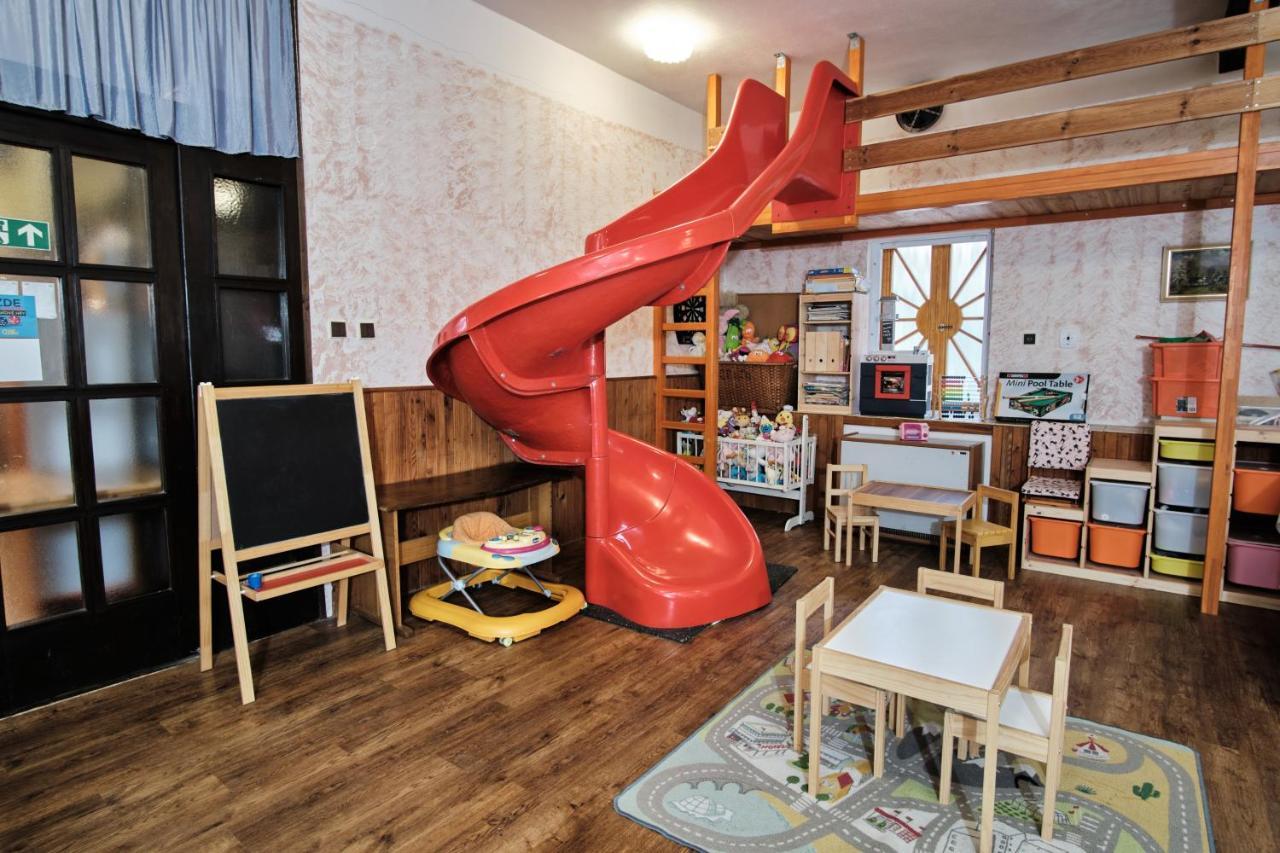 Strnadovsky Mlyn Hotel Jesenice  Kültér fotó